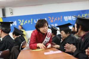 김정재 예비후보, 부드러움으로 승부