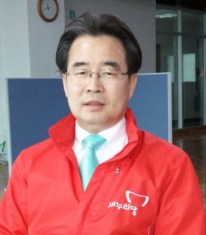 ‘초ㆍ중학교 무상급식’ 공약 밝혀