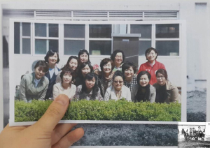 김정재, 동기들과 모교 찾아 담소