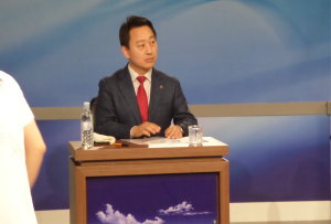 모성은, 공약 검토ㆍ상승세 몰아 광폭행보