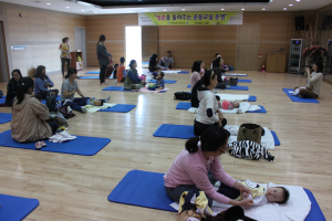 베이비 마사지 교실…우리아기 ‘쑥쑥’