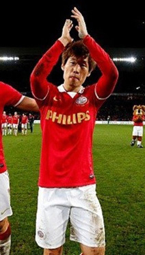박지성, 풀타임 활약…PSV 4위 도약