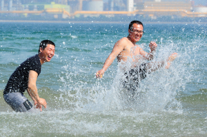 ‘물놀이 재미있어요’