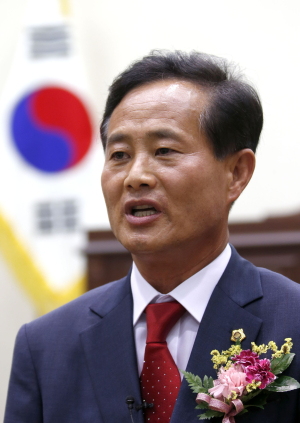 “신도청시대, 잘못된 관행과 단절”