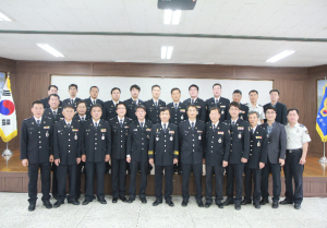 울진署, 경위 이하 24명 인사발령 신고식