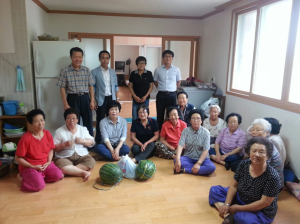 구미 형곡2동 통장협, 중복 맞이 경로당 방문