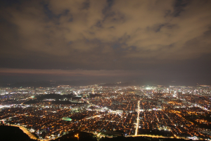 앞산 전망대, 야경 관광명소 ‘우뚝’