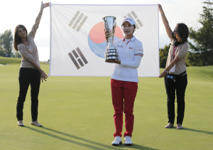 19세 김효주, 에비앙 챔피언십 정상 ‘우뚝’