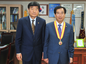 최영조 경산시장, 재향군인회 공로휘장 수상