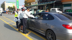 의성署, 장날 맞아 어르신 교통사고예방 홍보