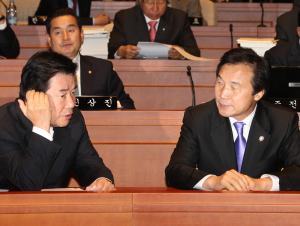 野, 與지도부 동반사퇴 사태 ‘촉각’