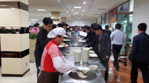 ‘웰빙 푸드’ 경북도청 구내식당 인기만점