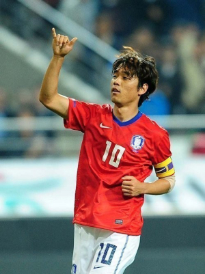 '슈틸리케 2기' 중동 원정 대표팀 발표…박주영·정성룡 발탁