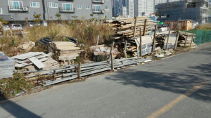 쓰레기장으로 변한 신도시 개발지구