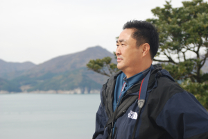 “폐기와에 새 생명 불어넣어 작품으로”