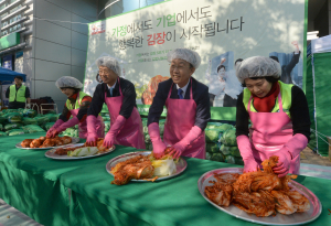 “농가 시름 덜어주고 소외이웃 도와요”