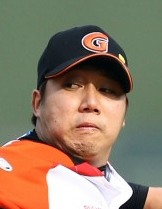 88억 거절한 장원준 ‘뜨거운 감자’