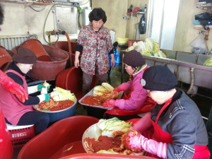 포항시 제철동-참빛봉사회, 불우이웃에 김장김치 전달
