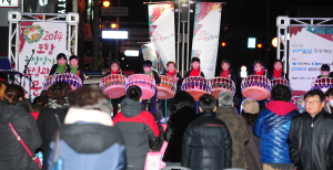 꽁꽁 언 중앙상가 도심관광문화축제로 활기