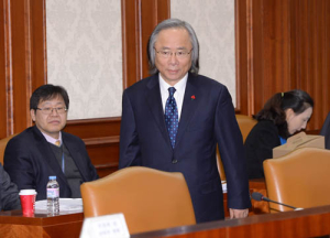 이주영 장관 사퇴…‘개각론’ 급부상