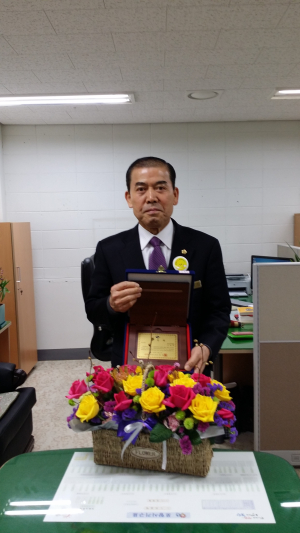청솔밭뷔페 이지국 전무, 도지사 표창 수상