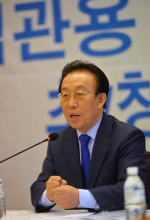 김관용 도지사 “韓, 중앙집중의 패러독스에 빠져있어”