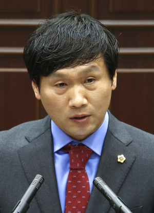 “공공체육시설, 지역주민들에 돌려줘야”