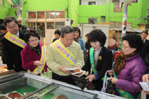 예천 “설 장보기 전통시장서 저렴하게”